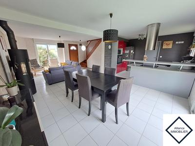 Maison - 103 m² - 7 pièces