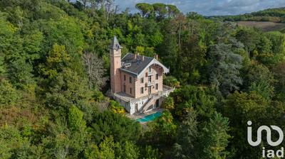 Maison - 402 m² - 12 pièces