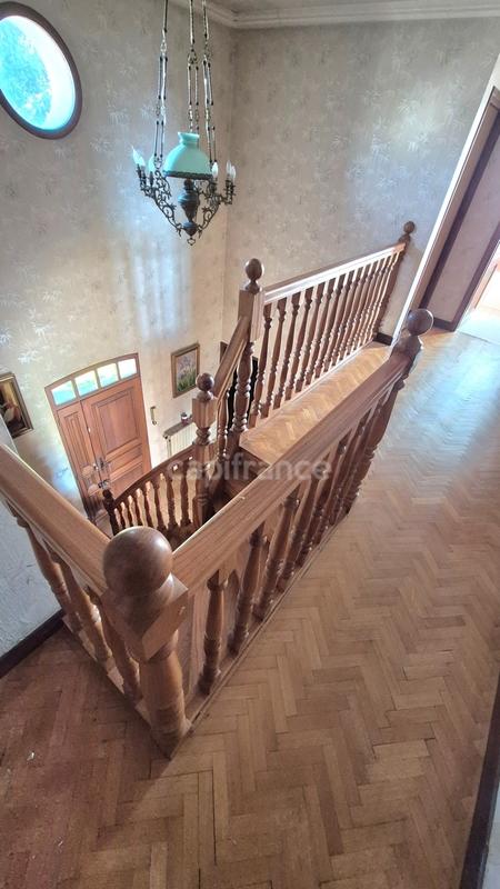 Maison - 200 m² - 6 pièces