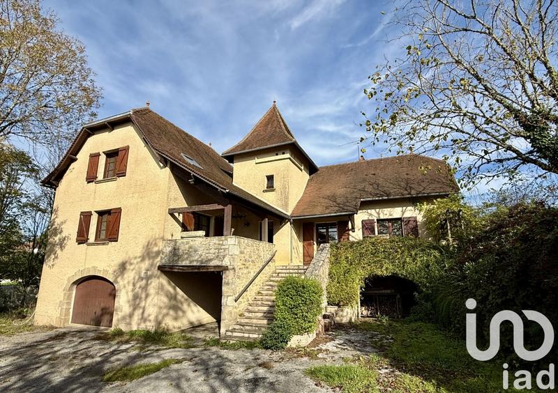 Maison - 186 m² - 9 pièces