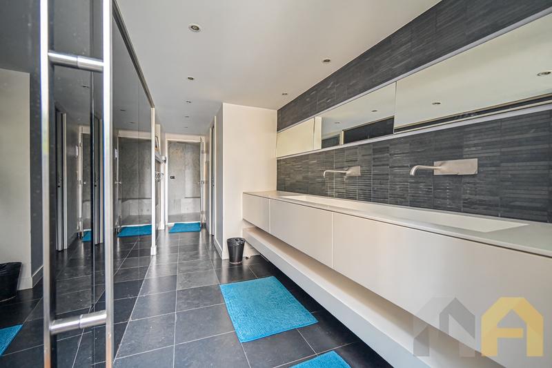 Appartement - 283 m² - 7 pièces