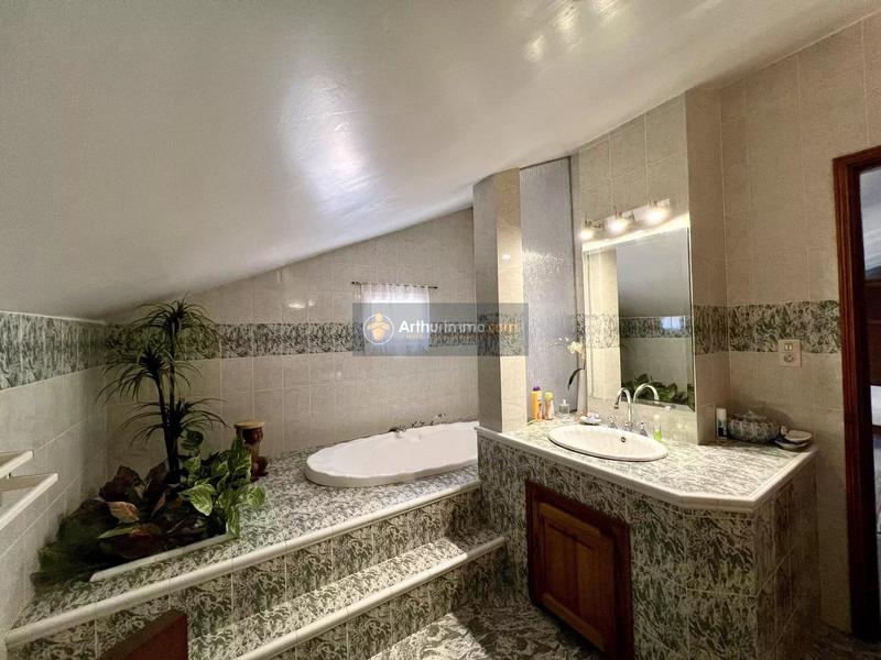 Maison - 164 m² - 6 pièces