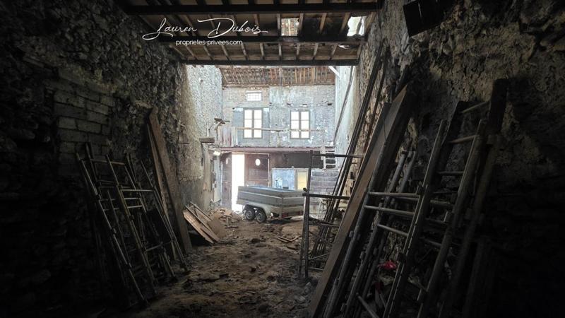 Maison de village - 90 m² - 1 pièce