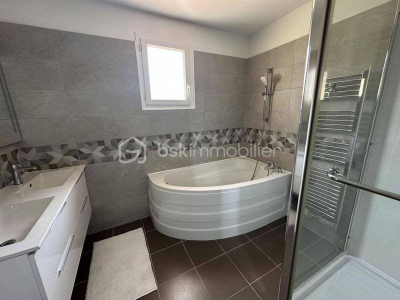 Maison - 92 m² - 4 pièces