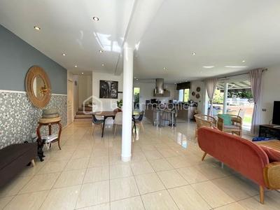 Maison - 140 m² - 5 pièces