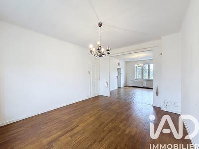 Maison - 147 m² - 6 pièces