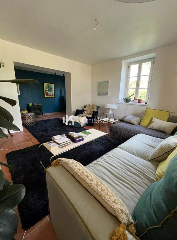 Maison - 255 m² - 10 pièces