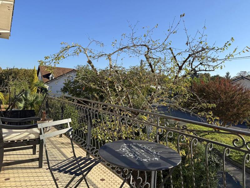 Maison - 261 m² - 8 pièces