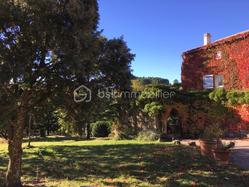 Propriété - 500 m² - 23 pièces