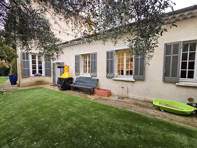 Maison - 315 m² - 10 pièces
