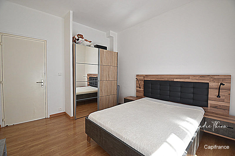 Maison - 288 m² - 12 pièces