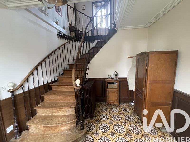 Maison - 200 m² - 8 pièces