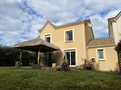 Maison traditionnelle - 89 m² - 4 pièces