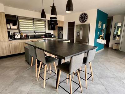 Villa - 137 m² - 5 pièces