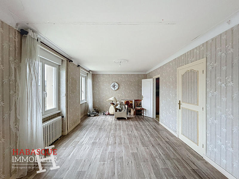 Maison - 99 m² - 5 pièces