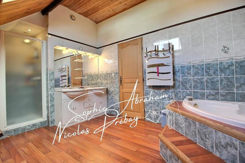 Maison - 169 m² - 6 pièces