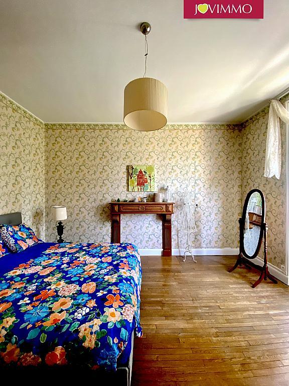 Maison - 254 m² - 10 pièces