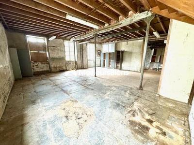 Maison - 140 m² - 9 pièces