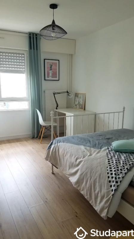 Chambre - 11 m² - 1 pièce