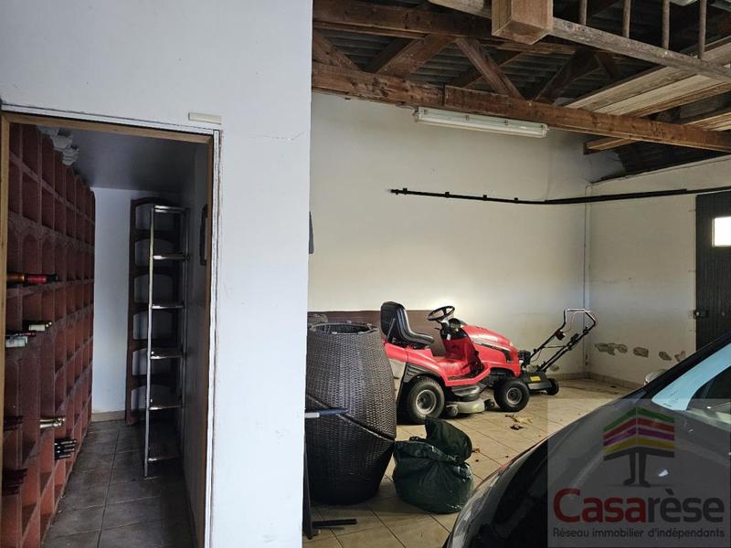 Propriété - 292 m² - 6 pièces