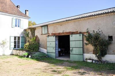 Maison en pierre - 247 m² - 10 pièces