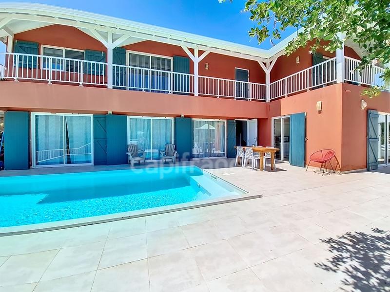 Villa - 196 m² - 4 pièces