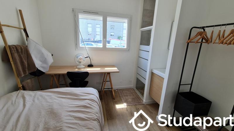 Chambre - 9 m² - 1 pièce