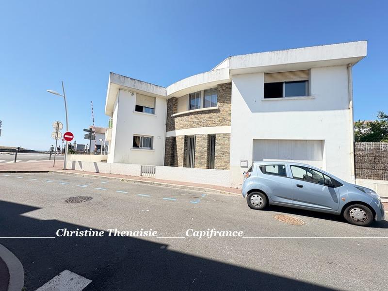 Maison - 168 m² - 8 pièces