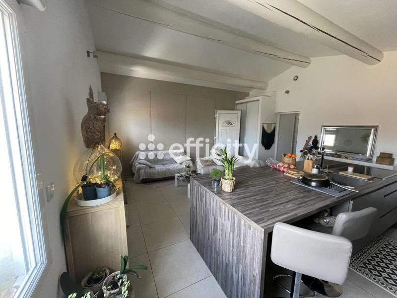 Maison - 240 m² - 11 pièces