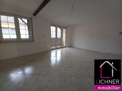 Maison - 220 m² - 8 pièces