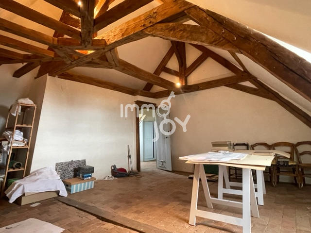 Propriété - 280 m² - 9 pièces