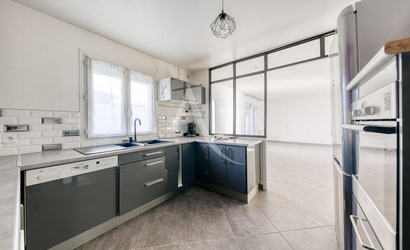 Maison - 75 m² - 5 pièces