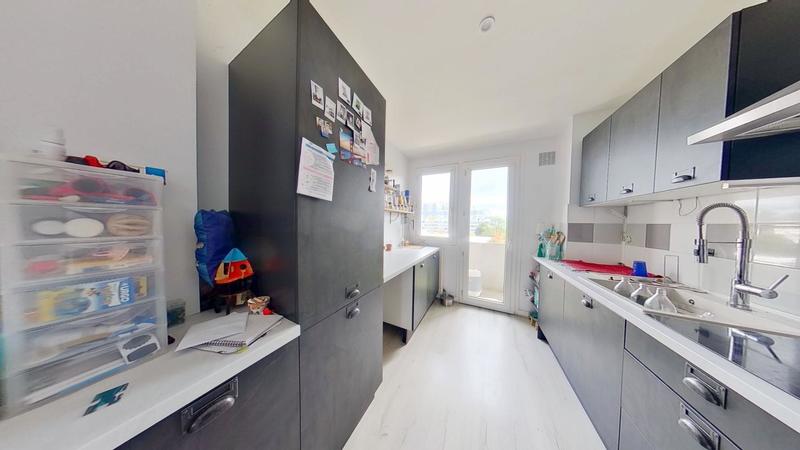 Appartement - 90 m² - 5 pièces