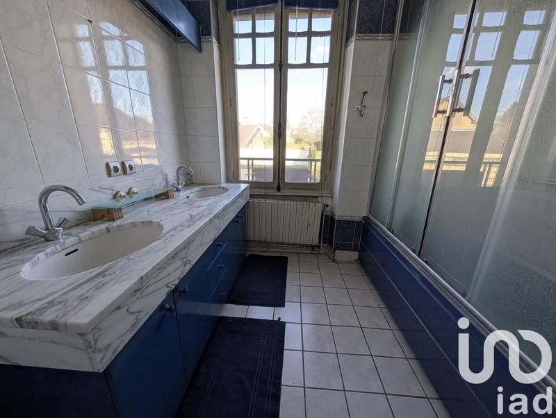 Maison - 236 m² - 11 pièces