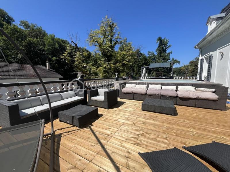 Appartement - 246 m² - 6 pièces