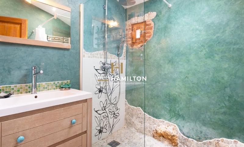 Propriété - 282 m² - 11 pièces