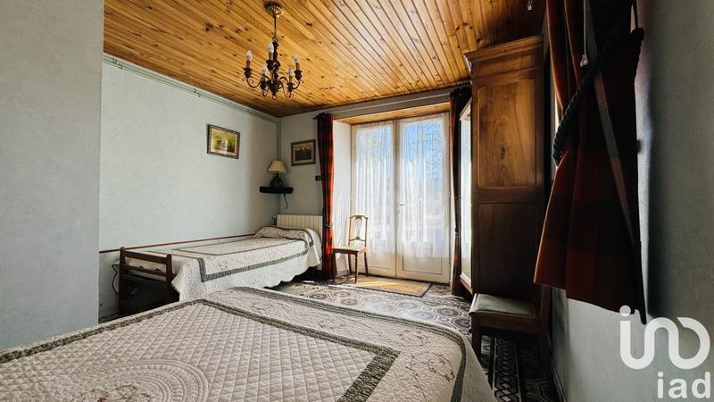 Maison - 375 m² - 13 pièces