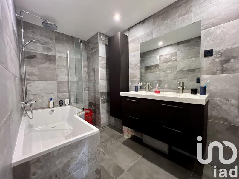 Appartement - 94 m² - 5 pièces