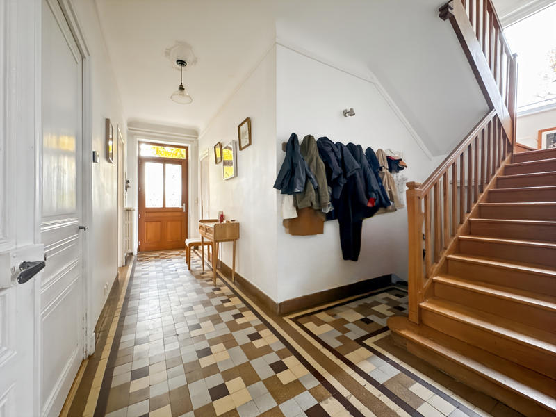 Maison - 172 m² - 8 pièces