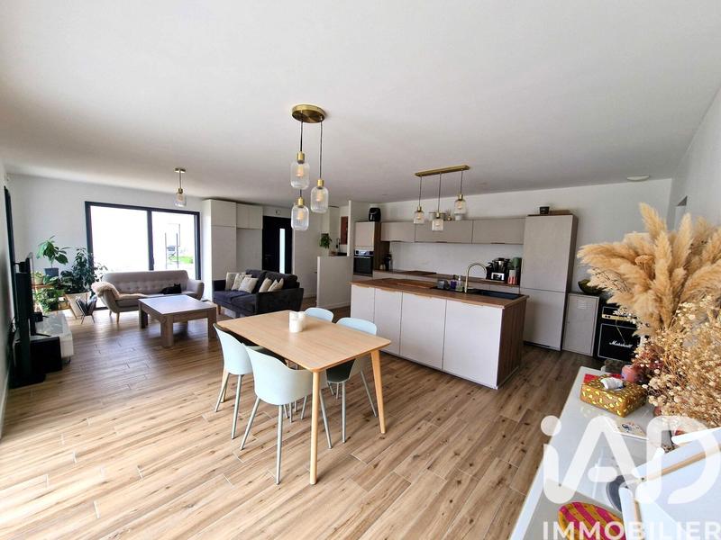 Maison - 95 m² - 4 pièces