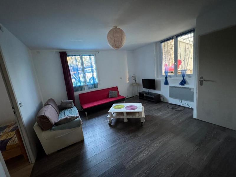 Maison - 250 m² - 9 pièces