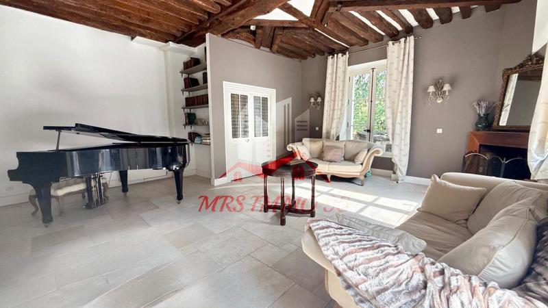 Demeure - 220 m² - 8 pièces