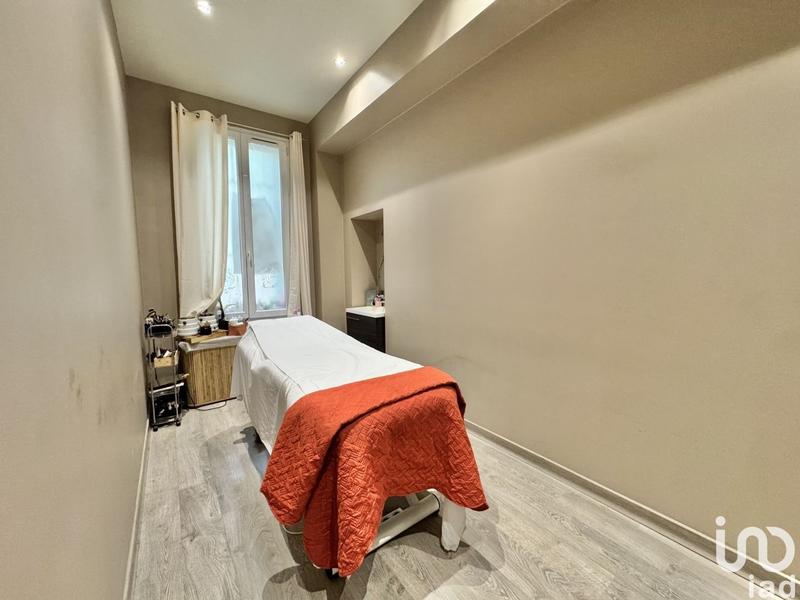 Local commercial - 221 m²