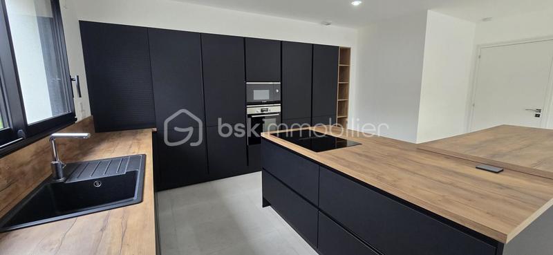 Maison - 177 m² - 6 pièces