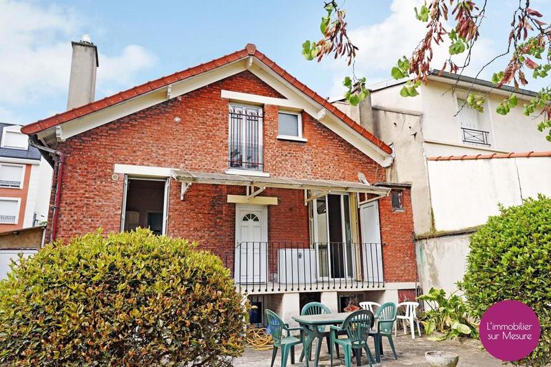 Maison - 215 m² - 8 pièces