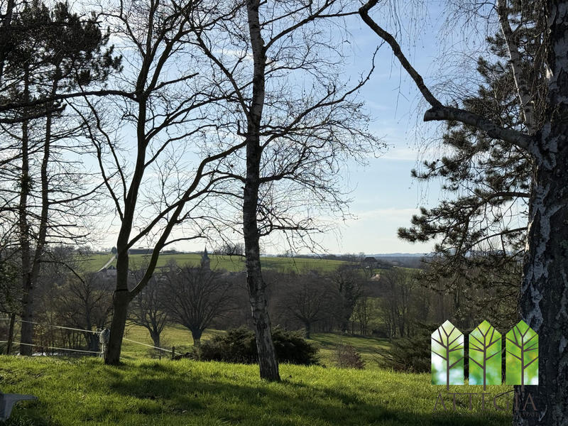 Maison - 220 m² - 7 pièces