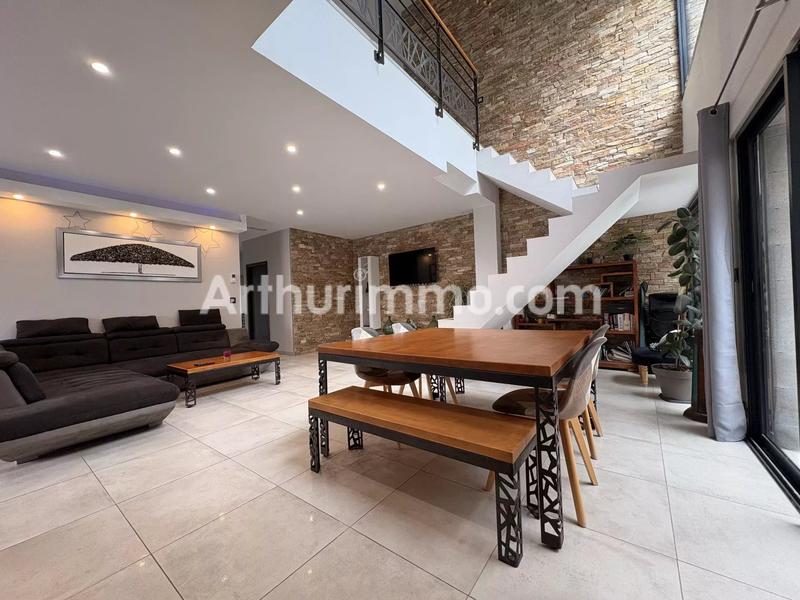 Maison - 257 m² - 5 pièces