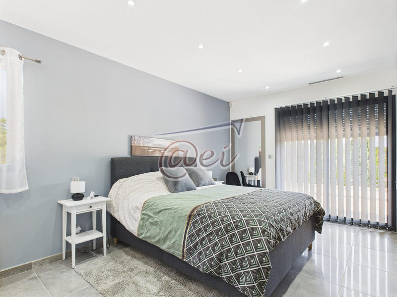 Villa - 224 m² - 6 pièces