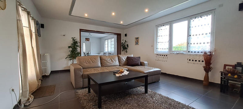 Maison - 242 m² - 6 pièces