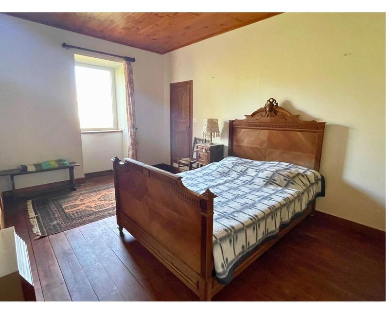 Maison - 300 m² - 20 pièces